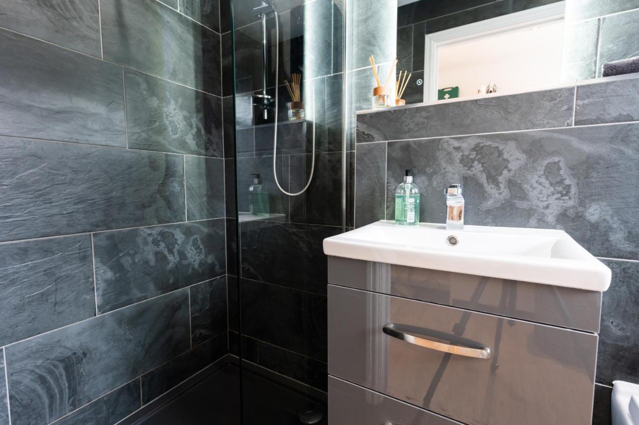 No40Barmouth-Modern,Spacious&Hot Tub Екстер'єр фото